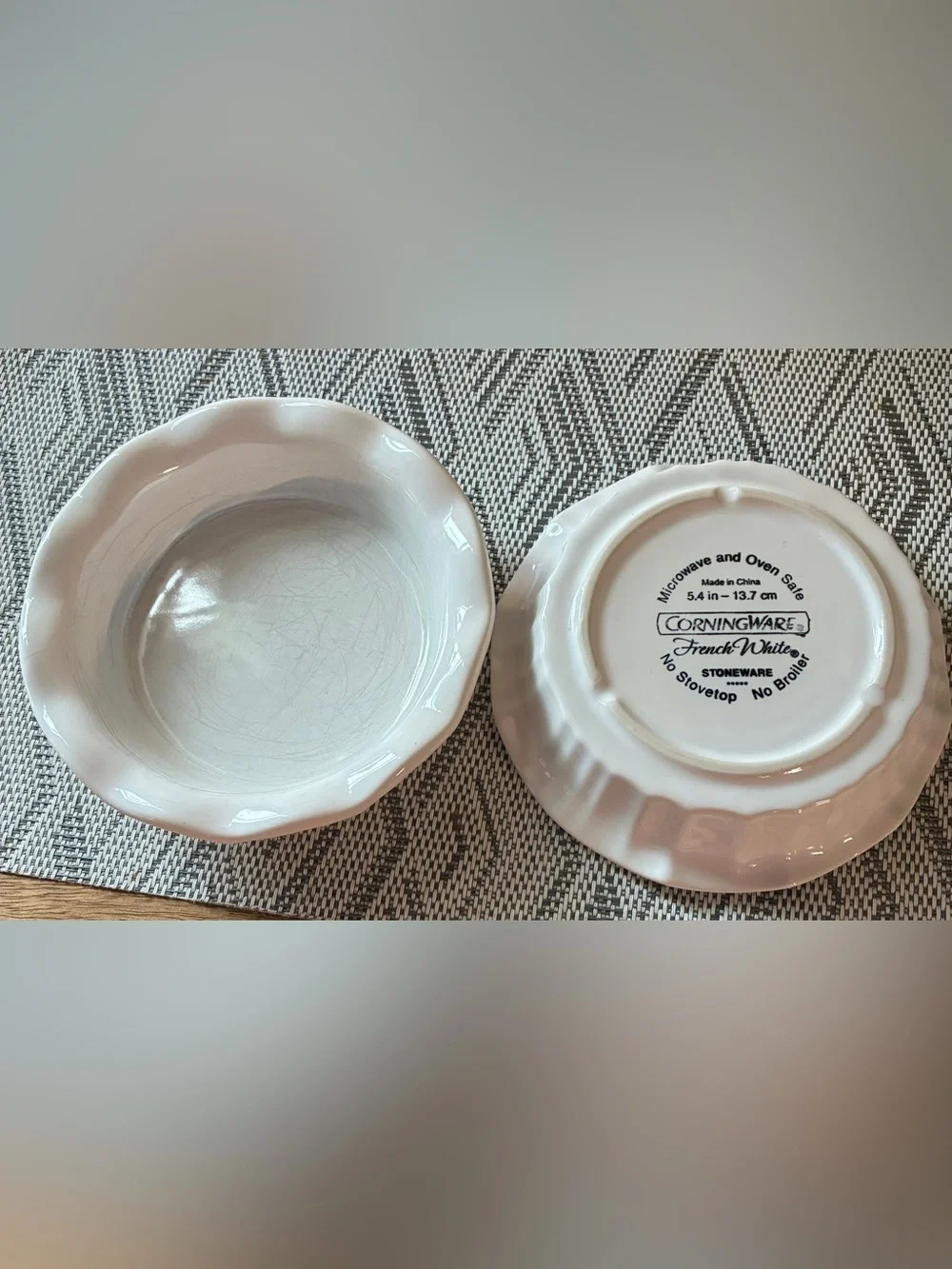 2 Corningware French White Scalloped Stoneware Ramekins - White